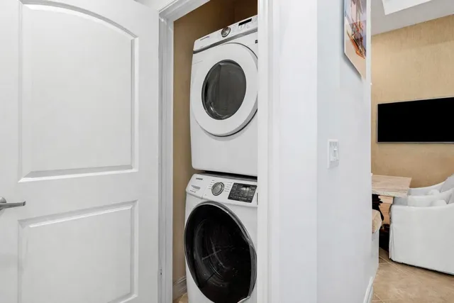 $8,500 | 701 South Olive Avenue, Unit 505, West Palm Beach, FL 33401