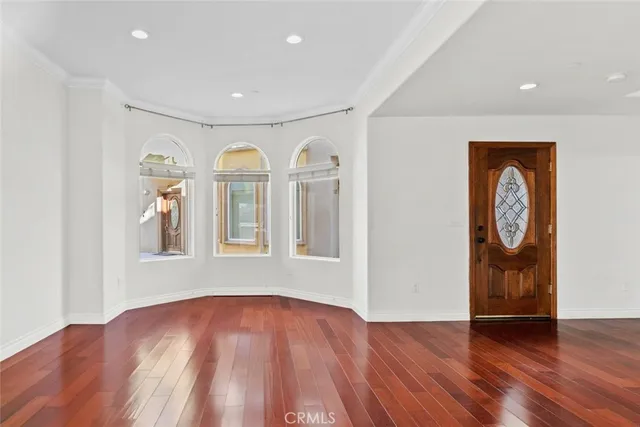 $729,000 | 6939 Greeley Street, Unit 102, Tujunga, CA 91042