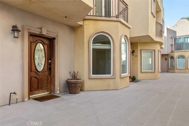 $729,000 | 6939 Greeley Street, Unit 102, Tujunga, CA 91042