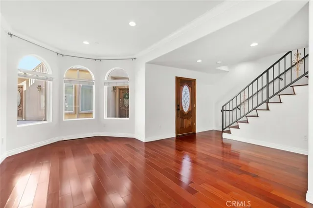 $729,000 | 6939 Greeley Street, Unit 102, Tujunga, CA 91042