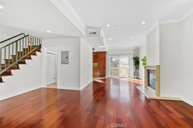 $729,000 | 6939 Greeley Street, Unit 102, Tujunga, CA 91042