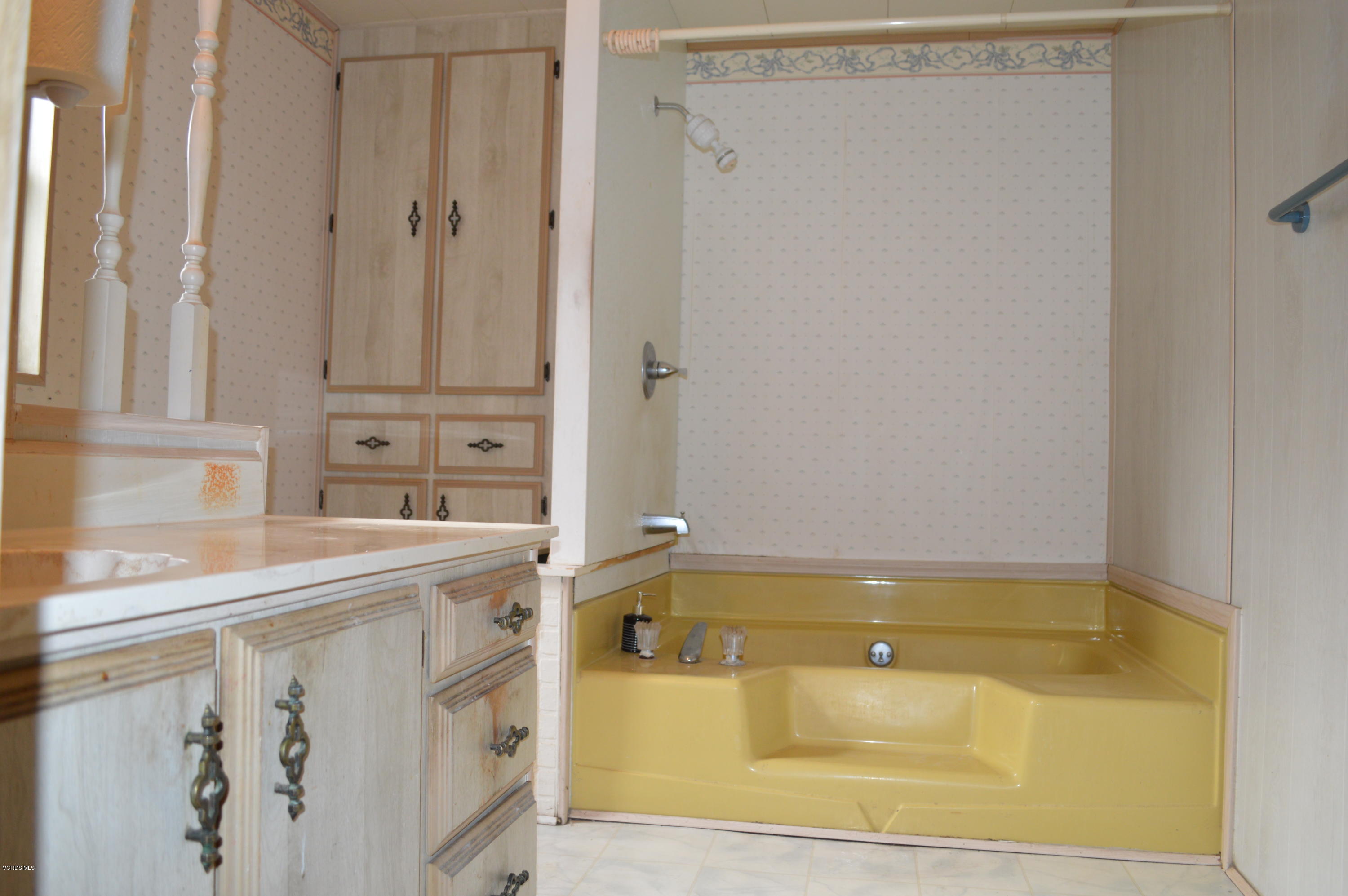 6480 Katherine Road, Unit 51 Simi Valley, CA 93063 - Photo 17 of 36 DSC_0203