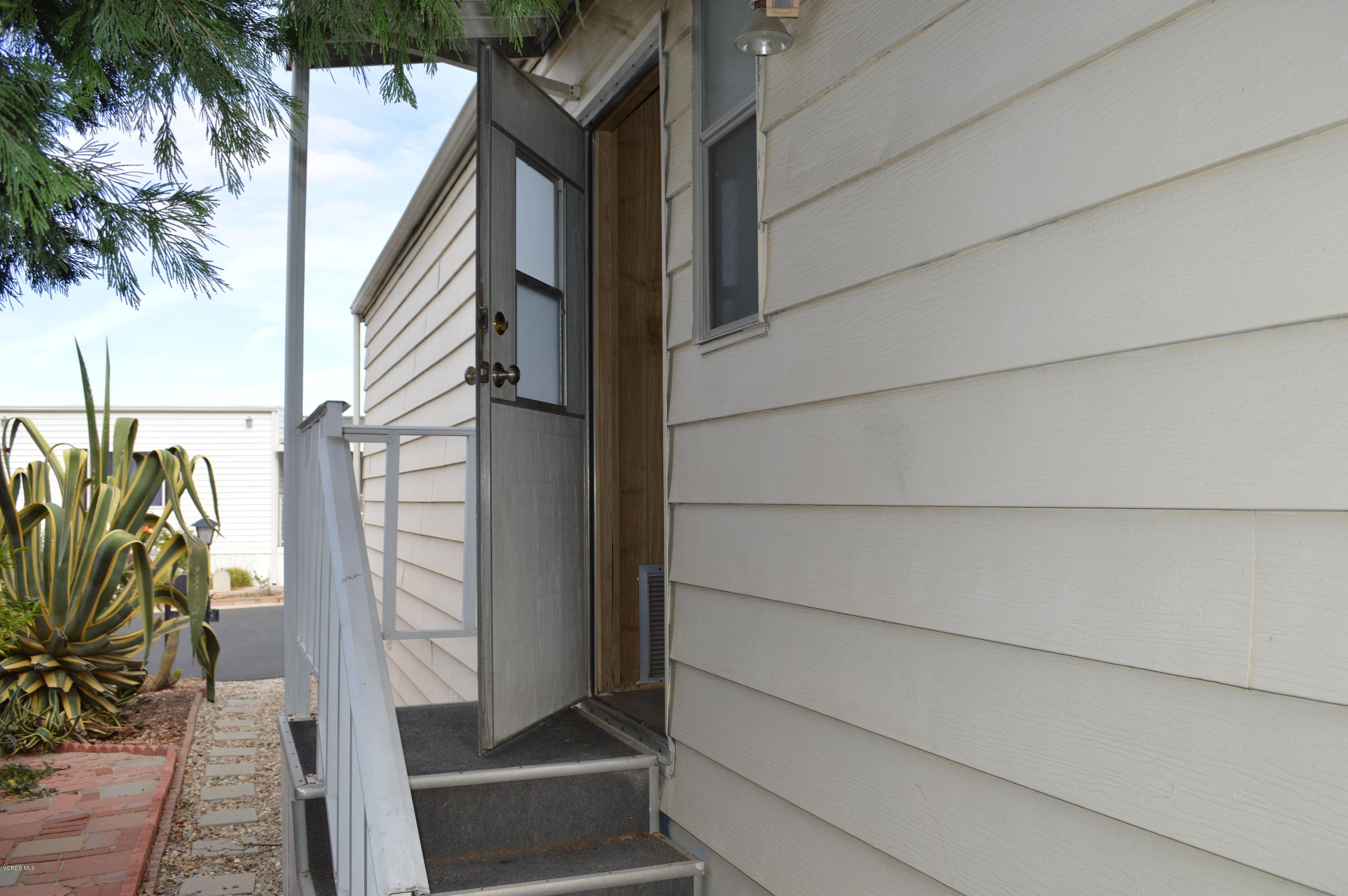 6480 Katherine Road, Unit 51 Simi Valley, CA 93063 - Photo 34 of 36 DSC_0206