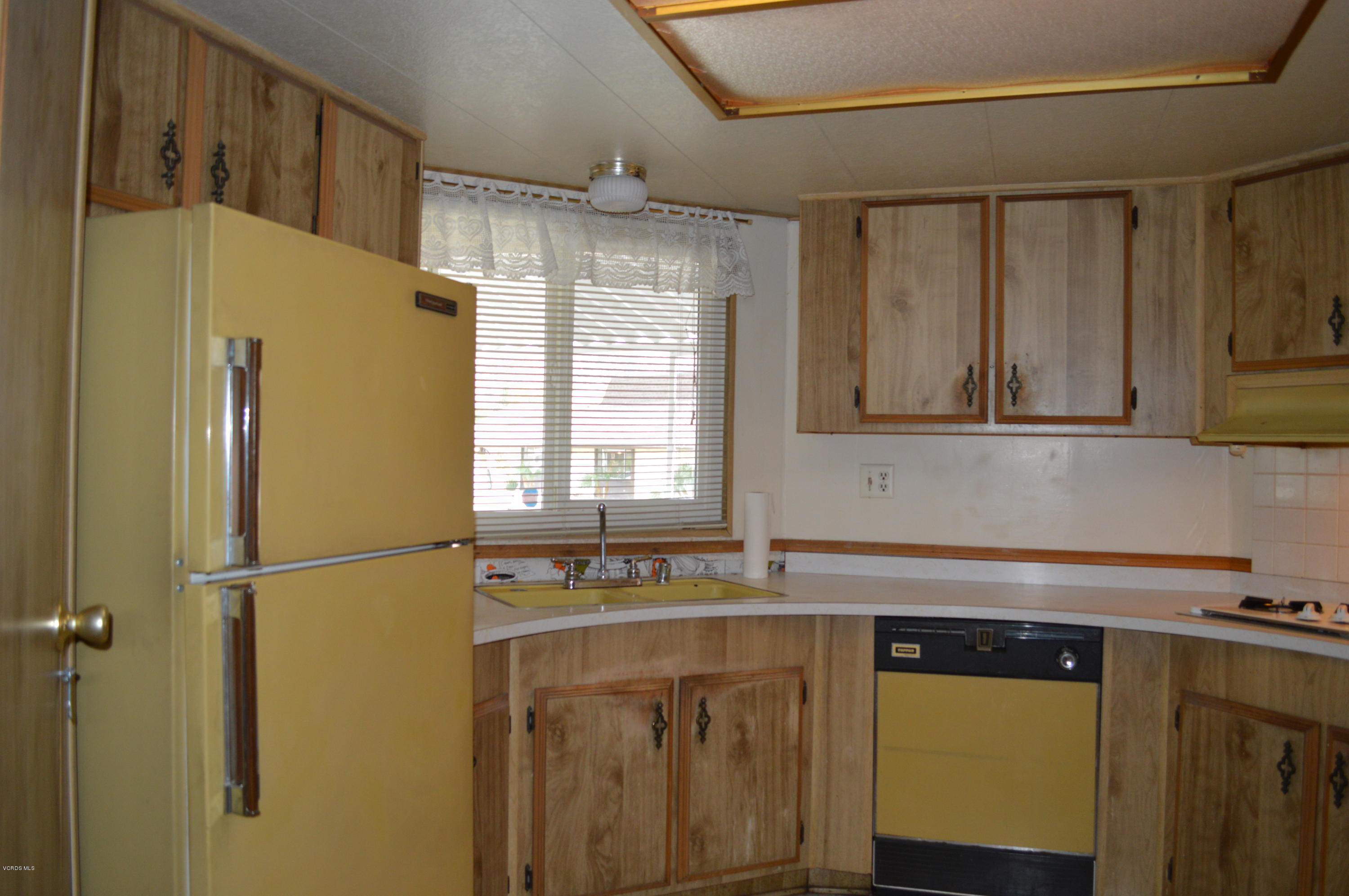 6480 Katherine Road, Unit 51 Simi Valley, CA 93063 - Photo 8 of 36 DSC_0185