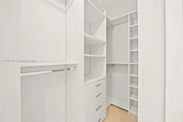 $3,100 | 888 Brickell Key Drive, Unit 601, Miami, FL 33131