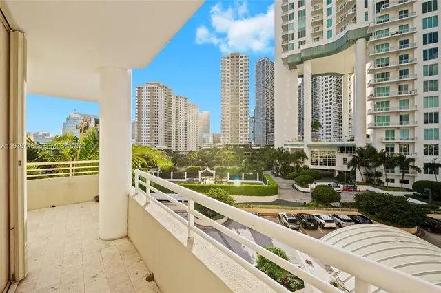 $3,100 | 888 Brickell Key Drive, Unit 601, Miami, FL 33131