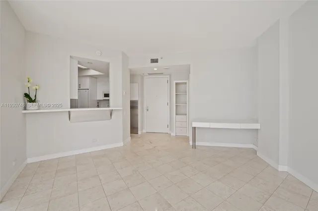$3,100 | 888 Brickell Key Drive, Unit 601, Miami, FL 33131