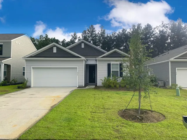 $2,000 | 374 Azore Way, Summerville, SC 29486
