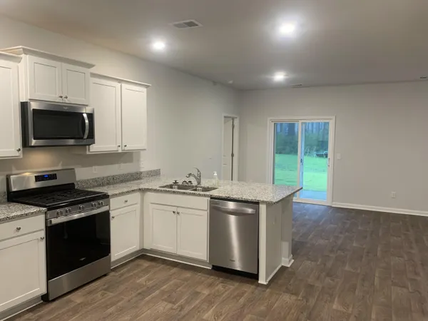 $2,000 | 374 Azore Way, Summerville, SC 29486