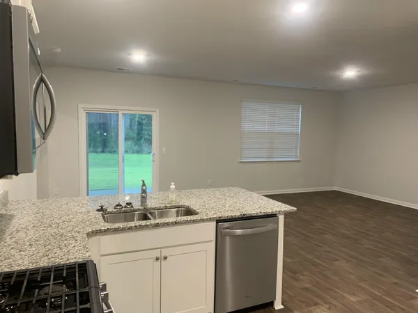 $2,000 | 374 Azore Way, Summerville, SC 29486