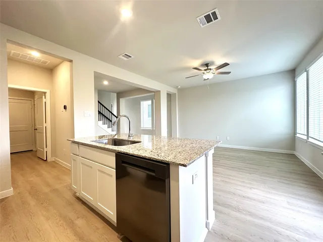 $2,100 | 2974 Pk Hl Lane, Stafford, TX 77477