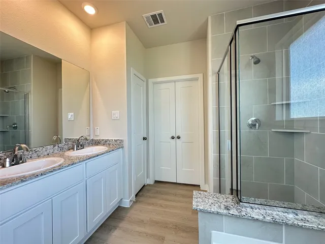 $2,100 | 2974 Pk Hl Lane, Stafford, TX 77477