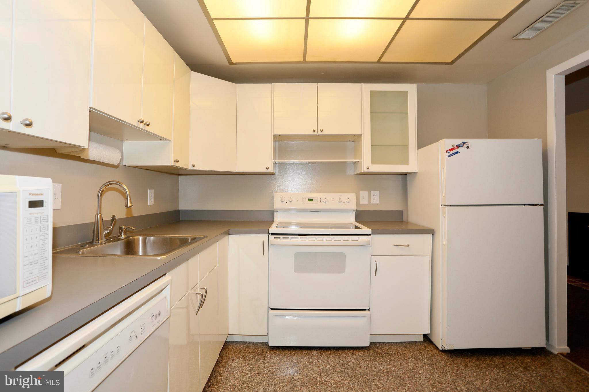 10008 Stedwick Road, Unit 201 Montgomery Village, MD 20886 - Photo 8 of 15 Kitchen