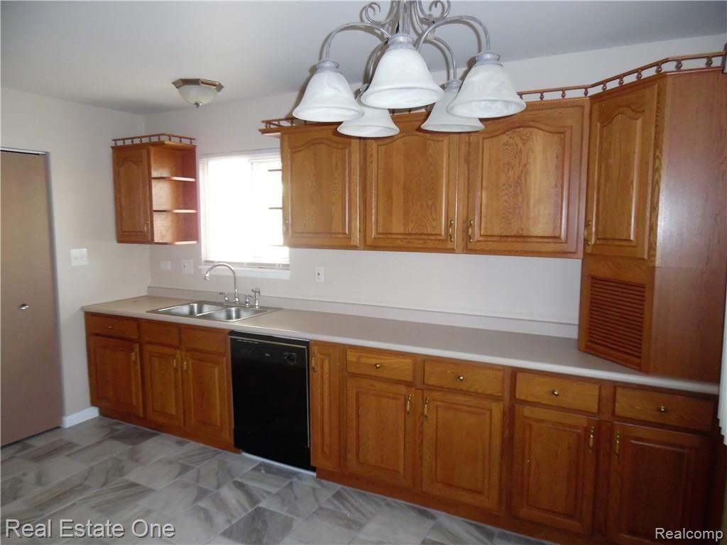 14660 Beech Daly Road Taylor, MI 48180 - Photo 2 of 28 SAM_0768.JPG