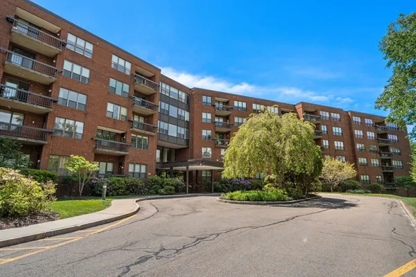 $859,000 | 210 Nahanton Street, Unit 219, Newton, MA 02459
