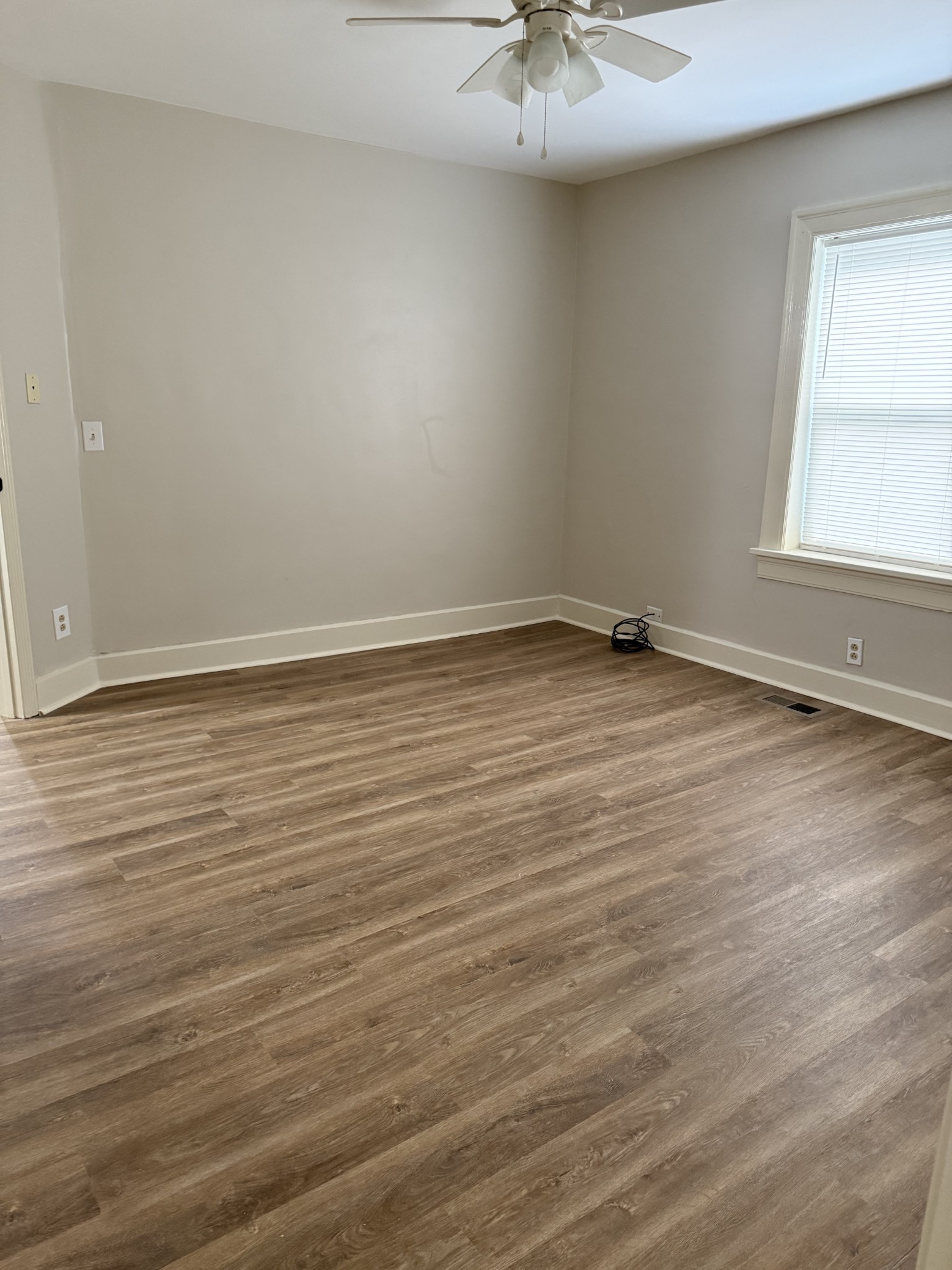428 2nd Avenue, Unit A Murfreesboro, TN 37130 - Photo 7 of 10 a view of an empty room with a window