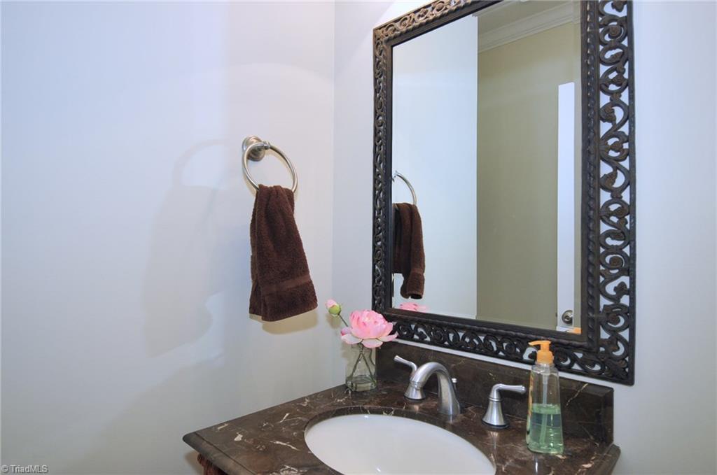 7363 Ridgecrest Trail Lewisville, NC 27023 - Photo 14 of 20 Powder Room