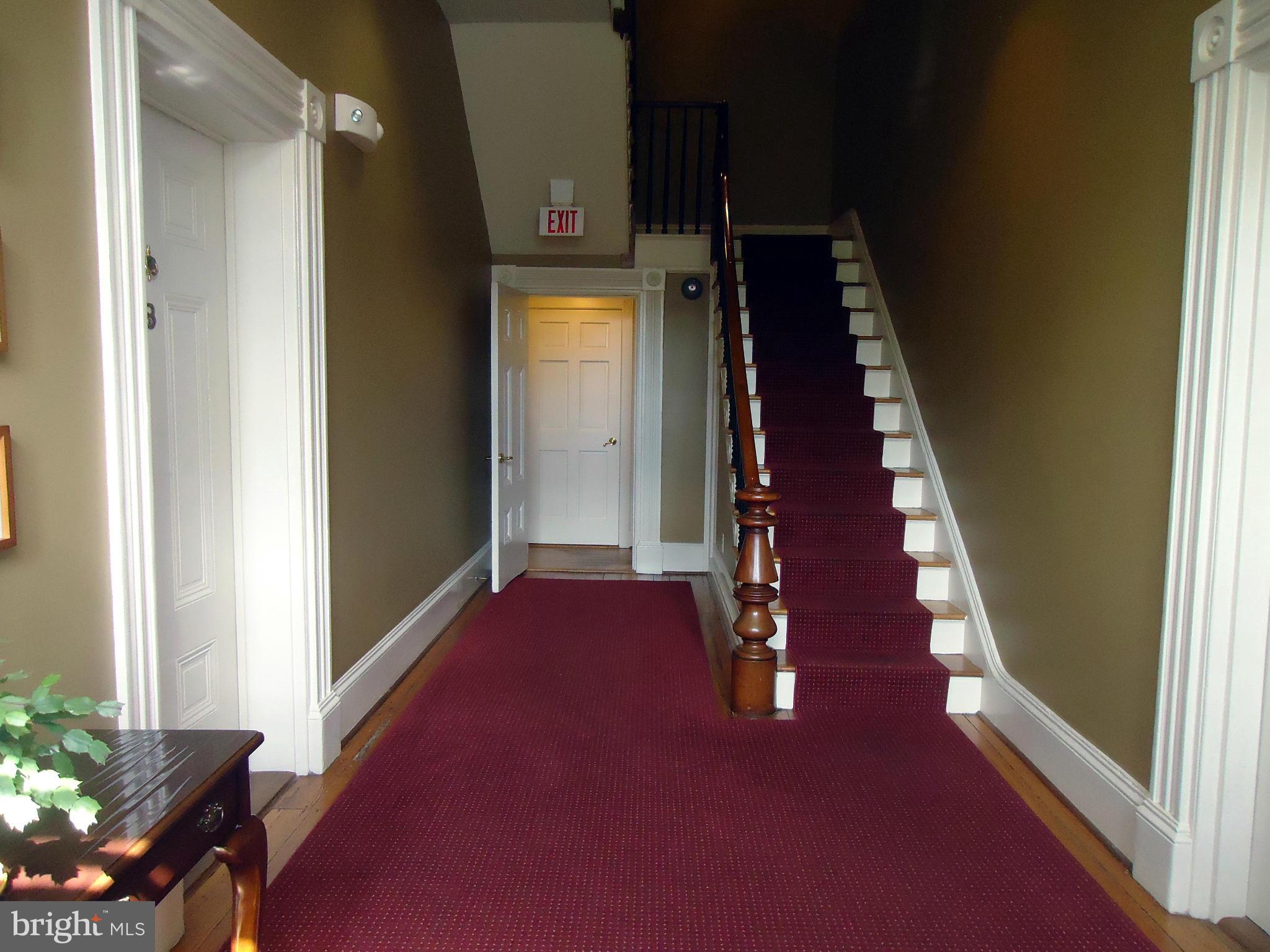 603 Queen Street, Unit 2 Alexandria, VA 22314 - Photo 2 of 30 Common Hallway