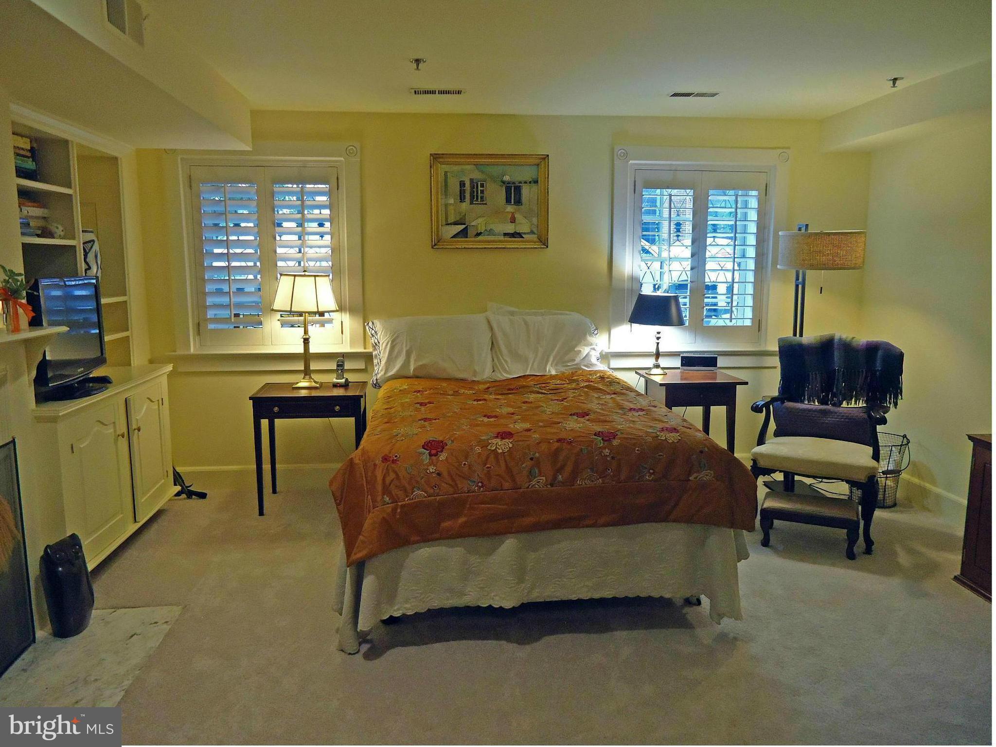 603 Queen Street, Unit 2 Alexandria, VA 22314 - Photo 21 of 30 Master Bedroom