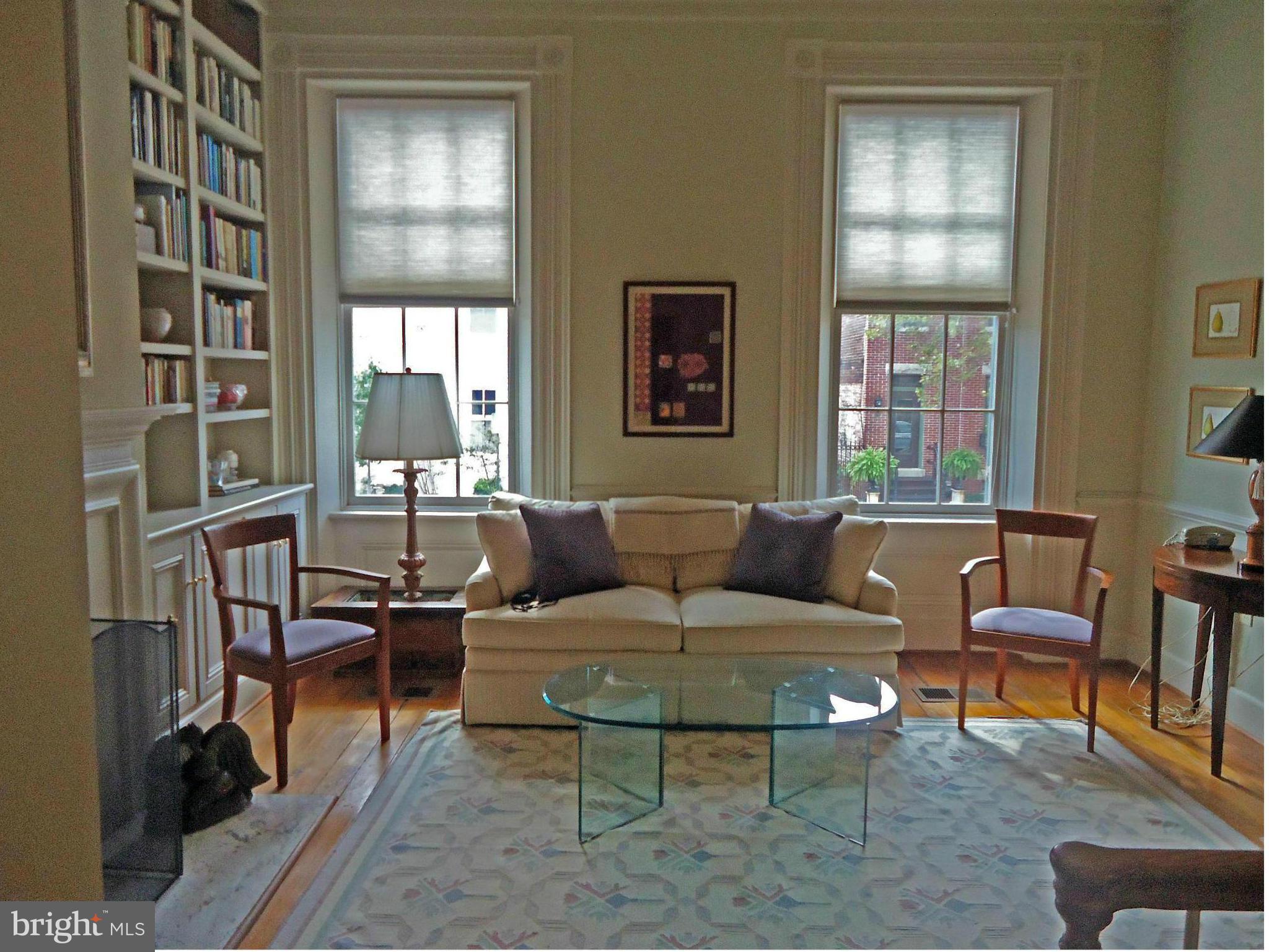 603 Queen Street, Unit 2 Alexandria, VA 22314 - Photo 6 of 30 Living Room