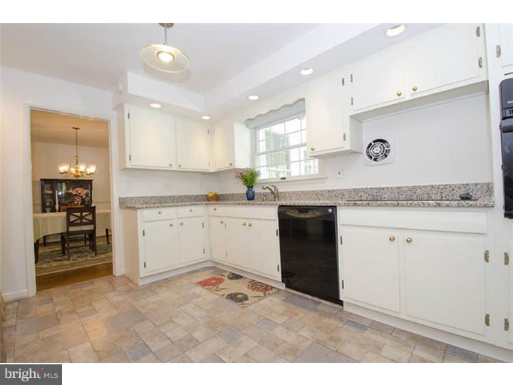 421 Conestoga Road Wayne, PA 19087 - Photo 6 of 22 Kitchen