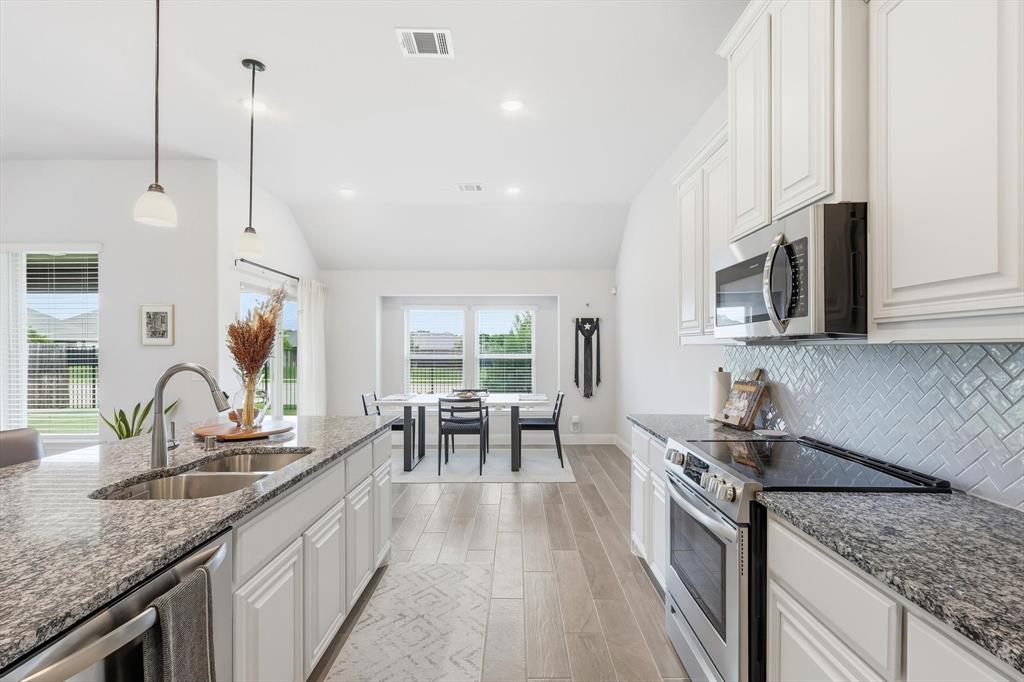 4054 Grove Valley Road Midlothian, TX 76065 - Photo 14 of 30