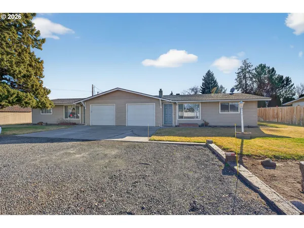 $585,000 | 2412 Southwest Wickiup Avenue, Redmond, OR 97756