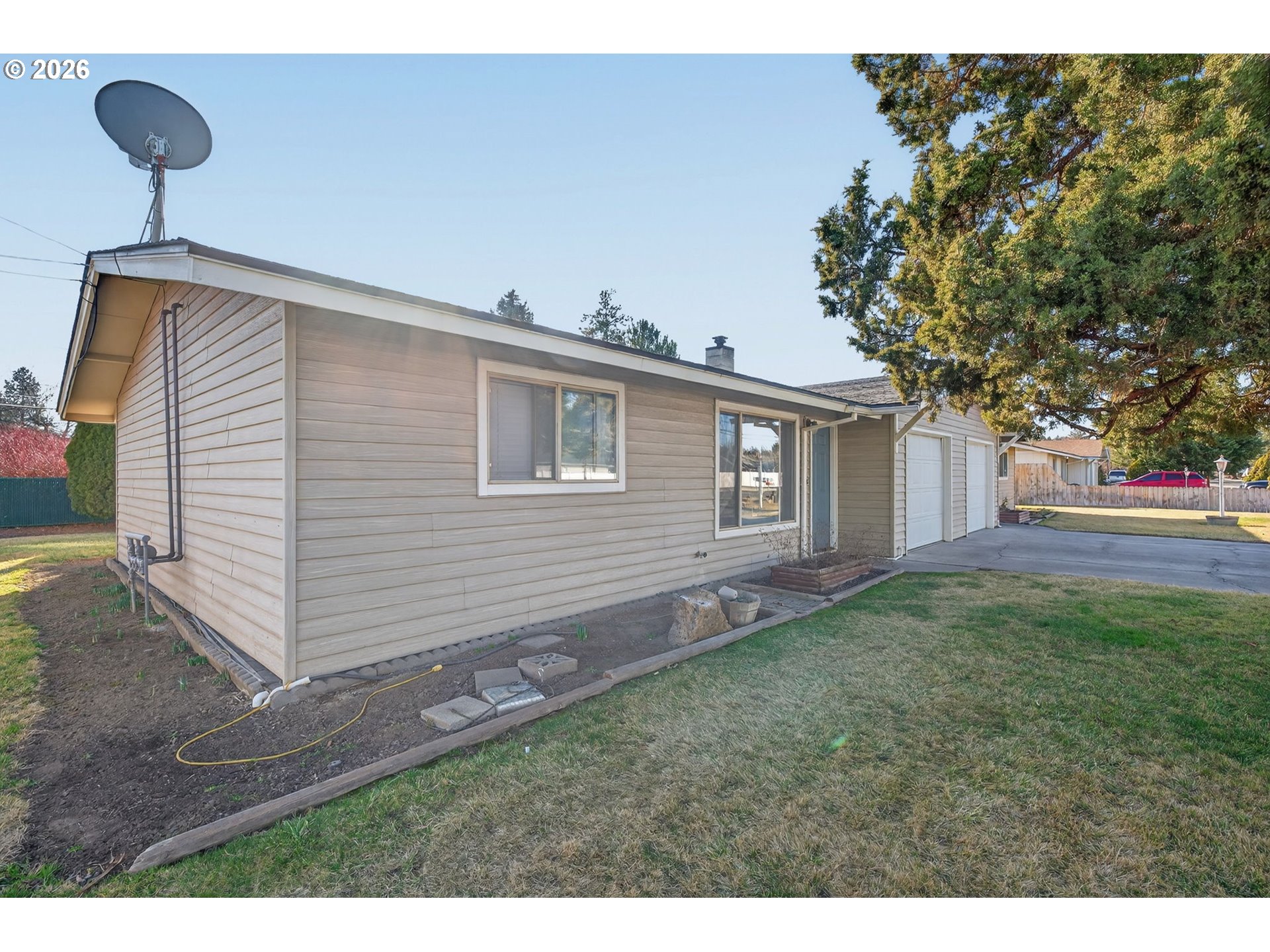 2412 Southwest Wickiup Avenue Redmond, OR 97756 - Photo 26 of 41