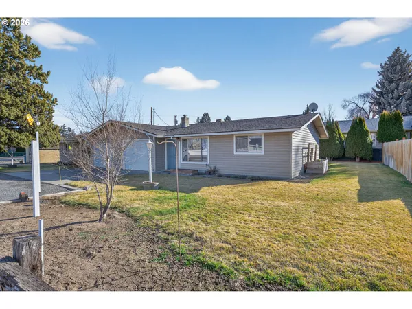 $585,000 | 2412 Southwest Wickiup Avenue, Redmond, OR 97756
