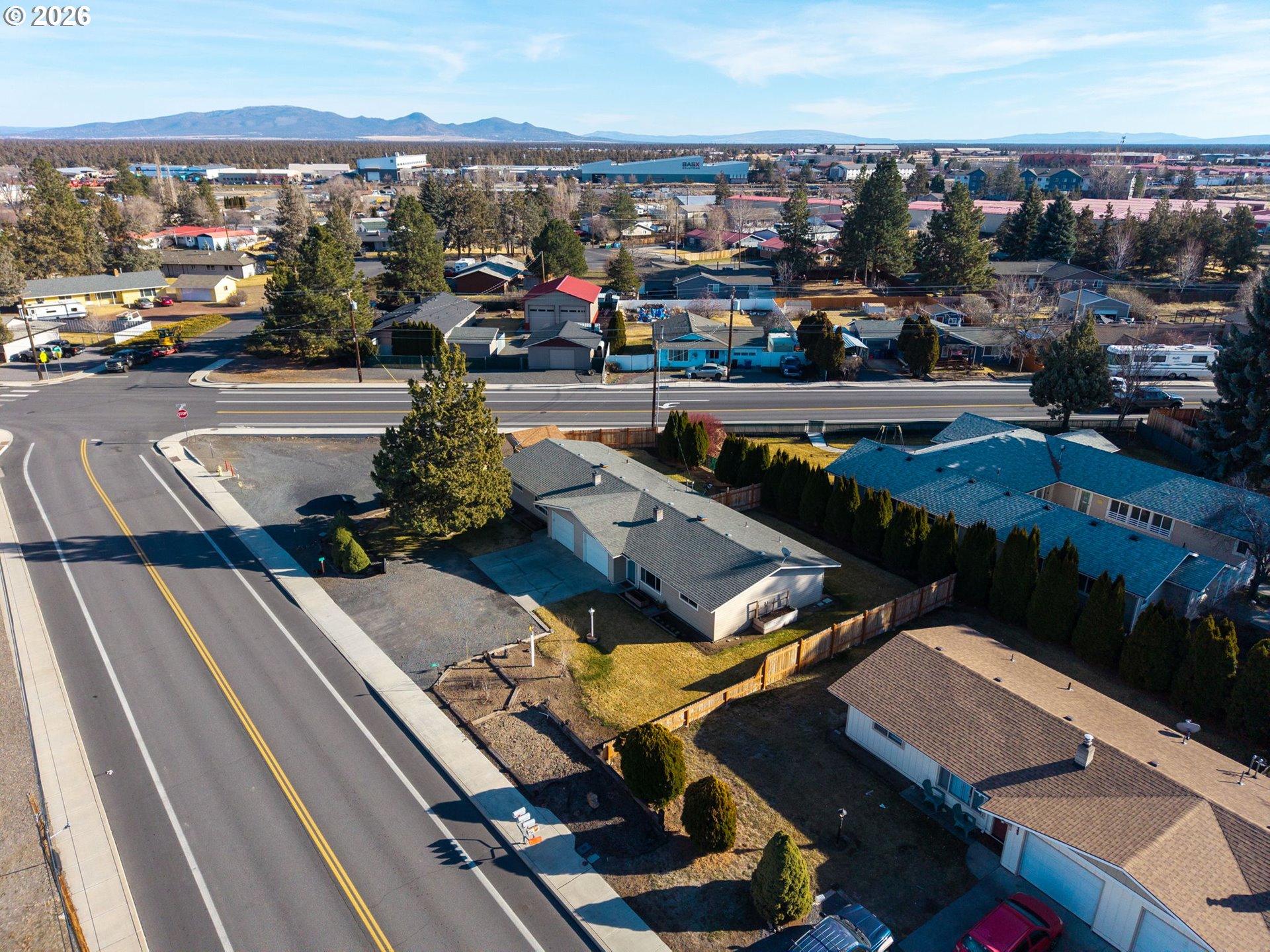 2412 Southwest Wickiup Avenue Redmond, OR 97756 - Photo 38 of 41