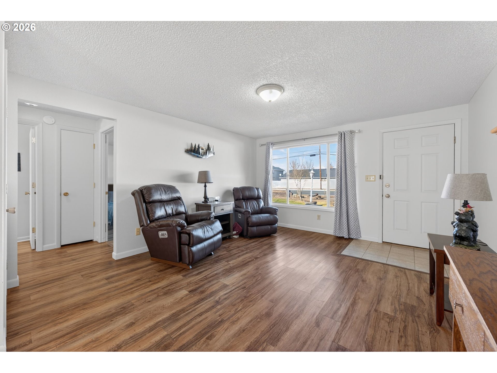 2412 Southwest Wickiup Avenue Redmond, OR 97756 - Photo 4 of 41