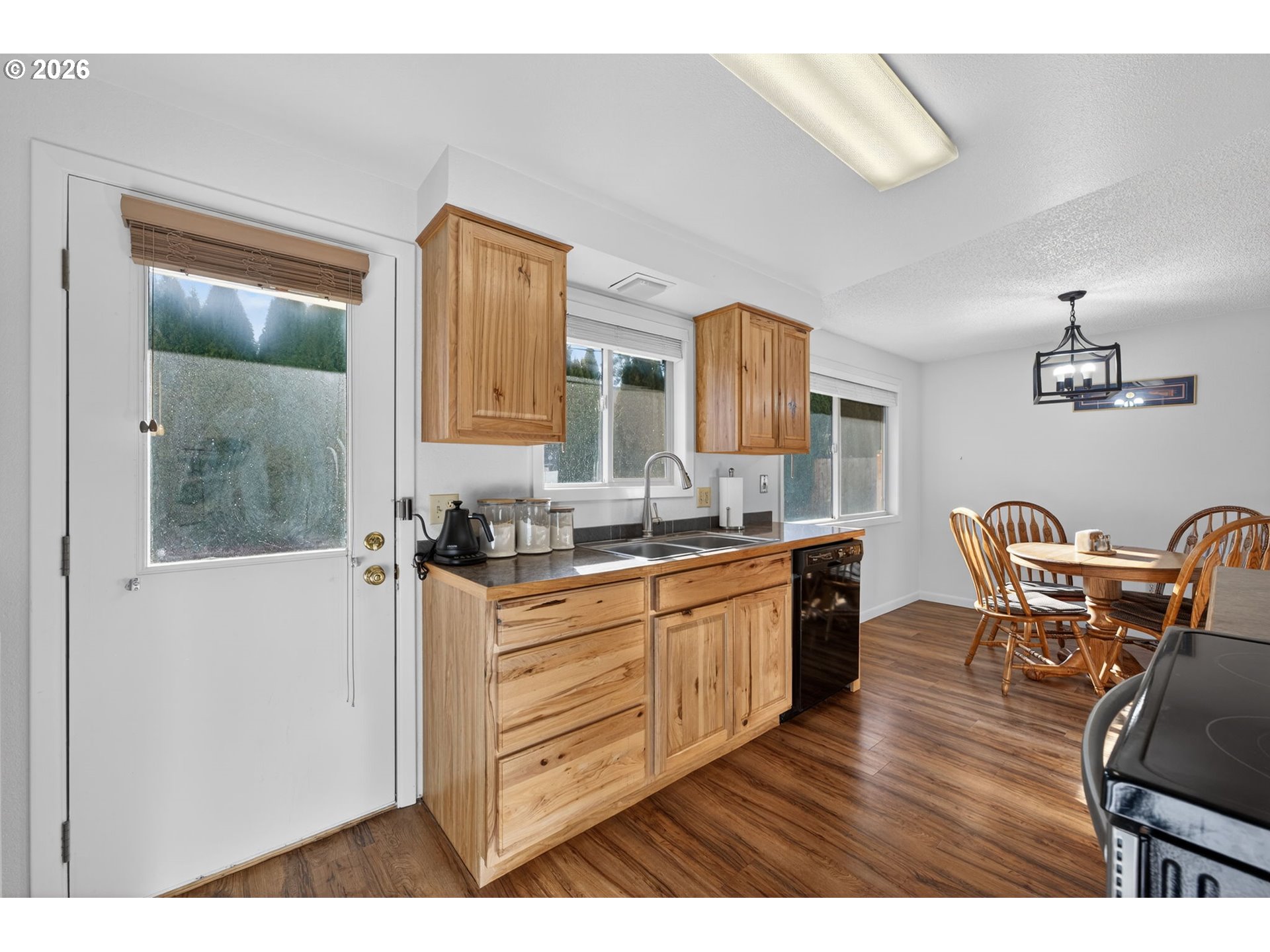 2412 Southwest Wickiup Avenue Redmond, OR 97756 - Photo 8 of 41