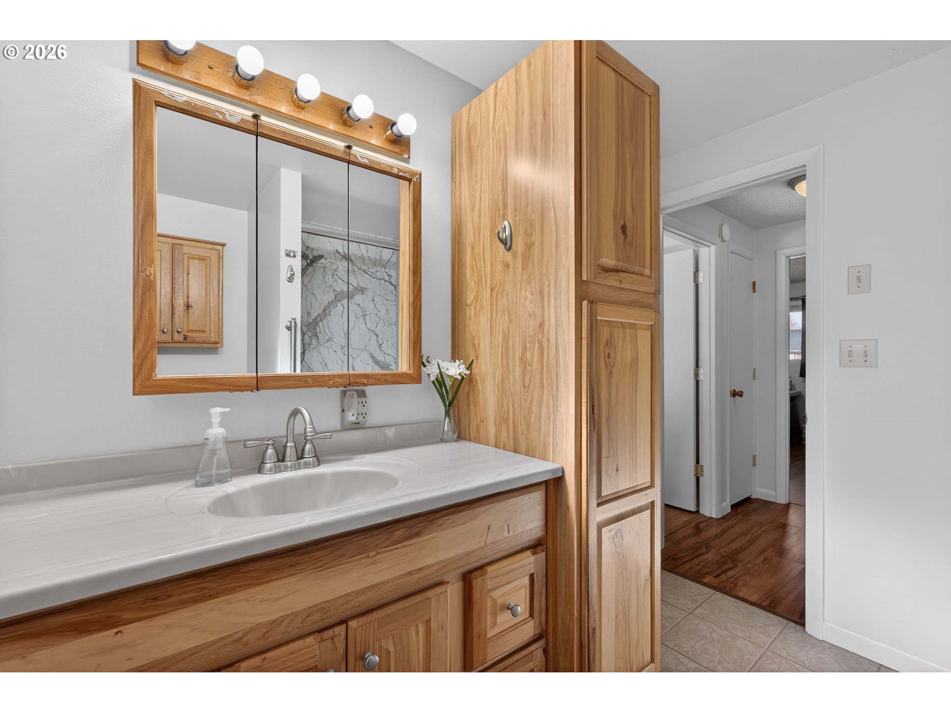 2412 Southwest Wickiup Avenue Redmond, OR 97756 - Photo 10 of 41