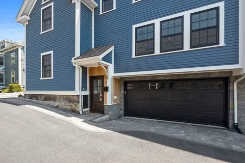 $825,000 | 10 Osborne Street, Unit B, Salem, MA 01970