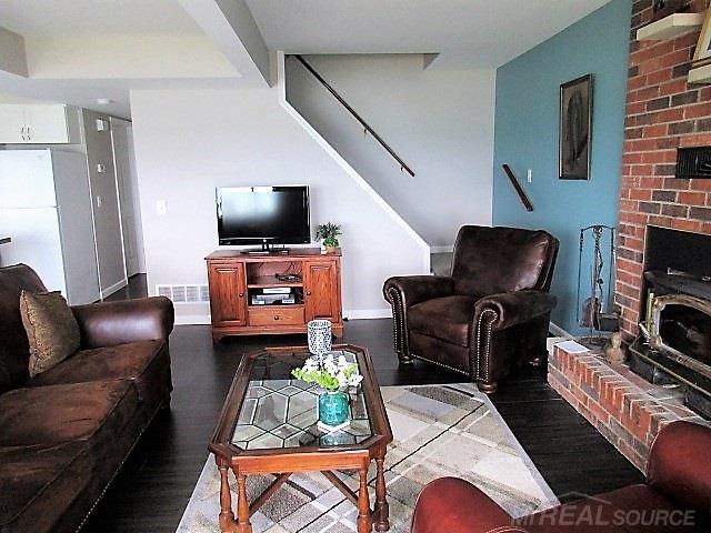 8370 South Lake Shore Road Harbor Beach, MI 48441 - Photo 8 of 21 50009183-7.JPG