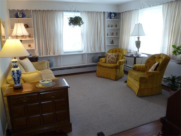 39 Coolidge Road Walpole, MA 02081 - Photo 4 of 13 Gallery Image 4