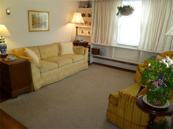 39 Coolidge Road Walpole, MA 02081 - Photo 5 of 13 Gallery Image 5