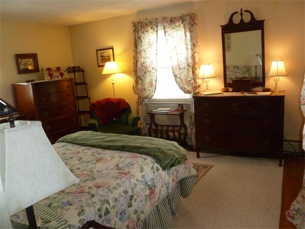 39 Coolidge Road Walpole, MA 02081 - Photo 6 of 13 Gallery Image 6