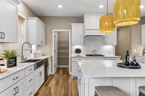 $825,000 | 7276 Rogers Court, Chanhassen, MN 55317
