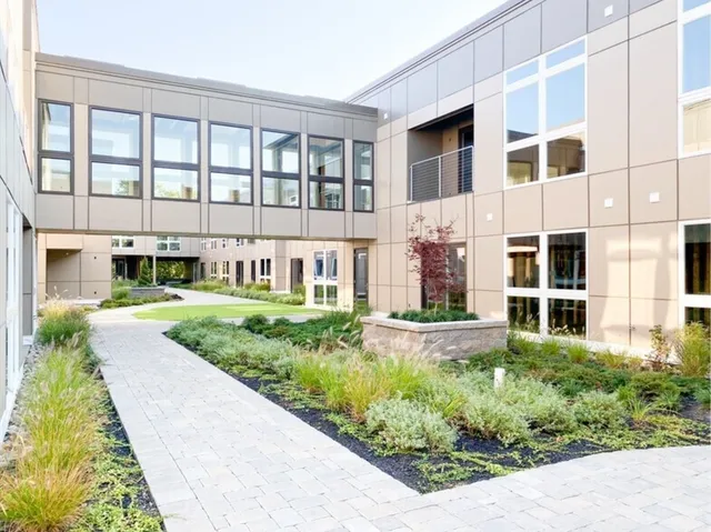 $4,200 | 330 Pleasant Street, Unit 314, Watertown, MA 02472