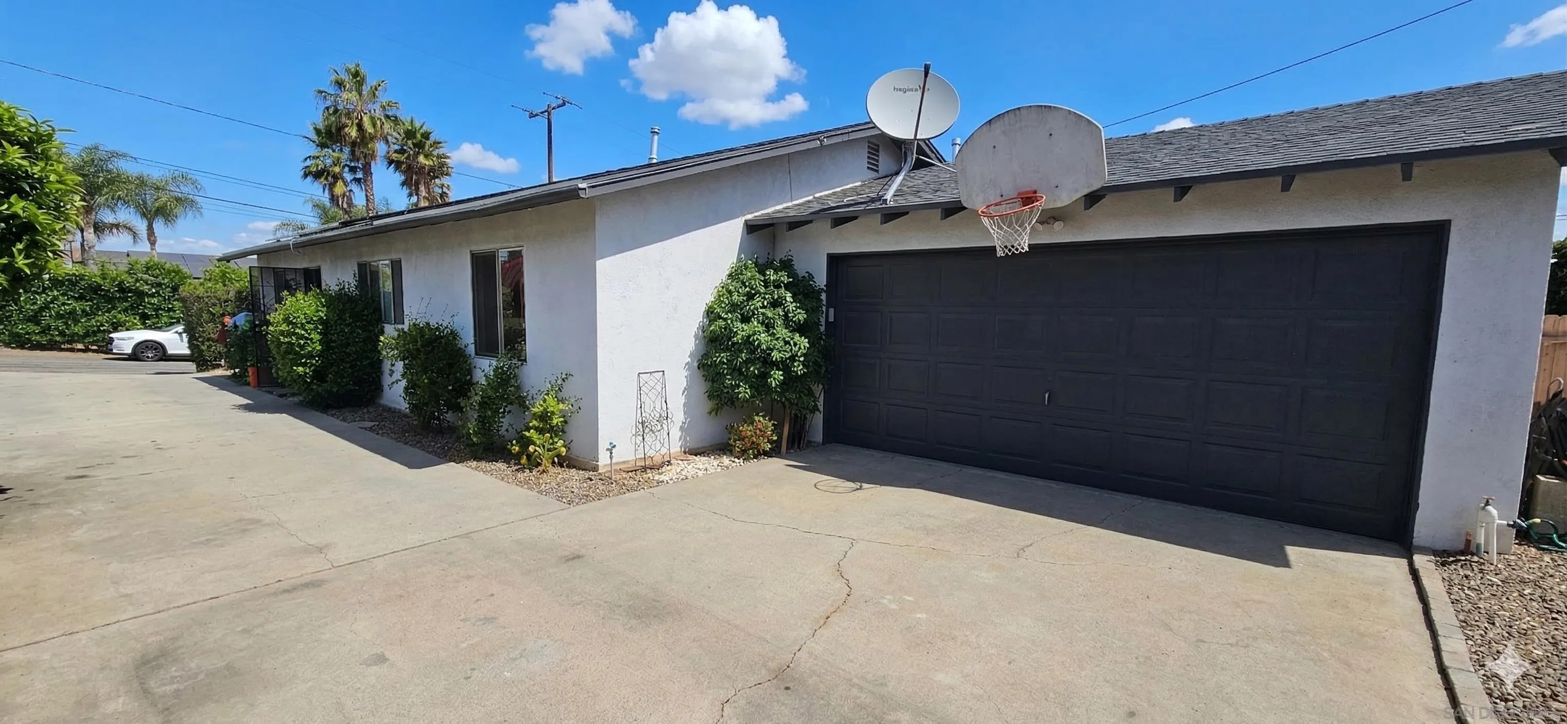 727 North Main Avenue Fallbrook, CA 92028 - Photo 4 of 21