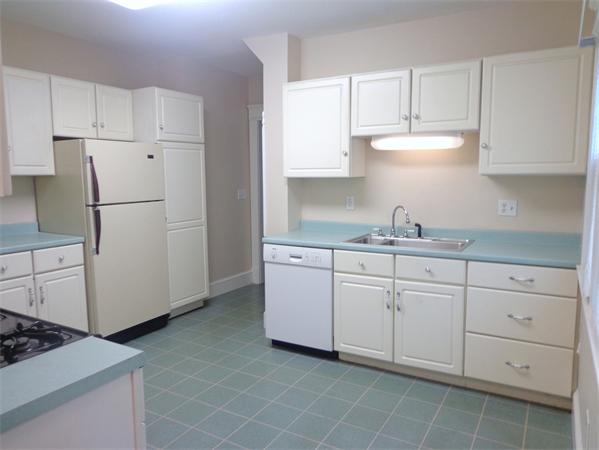 35 East Alvord Street Springfield, MA 01108 - Photo 3 of 20