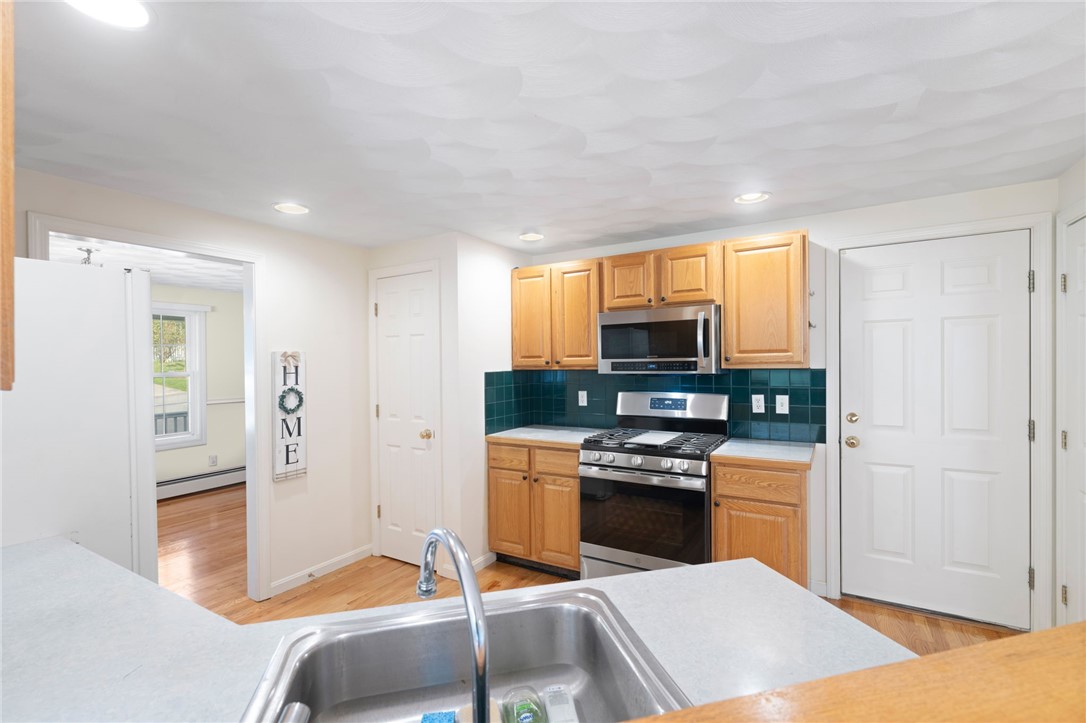 17 Doire Road Cumberland, RI 02864 - Photo 9 of 31