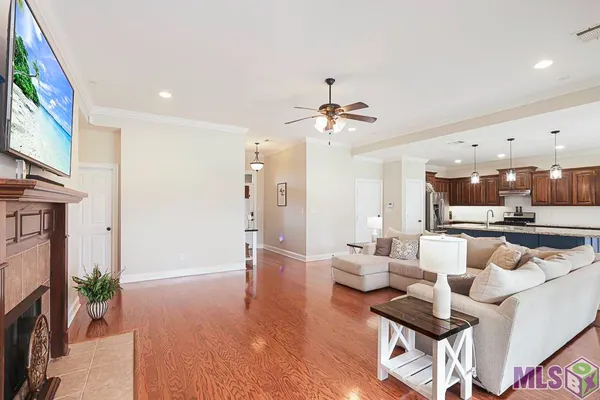 $332,500 | 41131 Lakeway Cove Avenue, Gonzales, LA 70737
