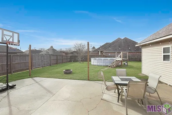 $332,500 | 41131 Lakeway Cove Avenue, Gonzales, LA 70737