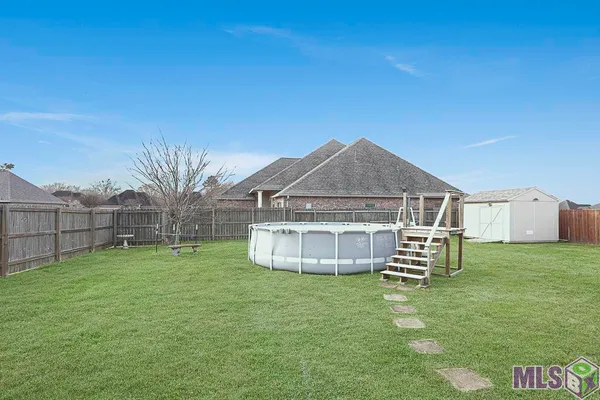 $332,500 | 41131 Lakeway Cove Avenue, Gonzales, LA 70737