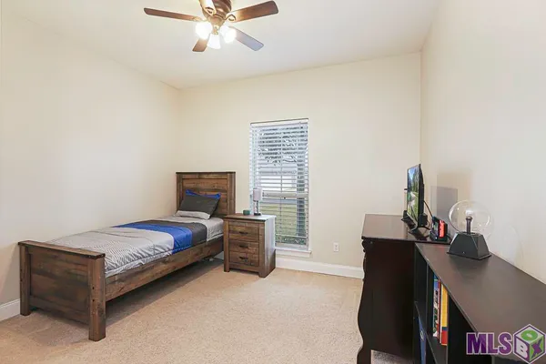 $332,500 | 41131 Lakeway Cove Avenue, Gonzales, LA 70737