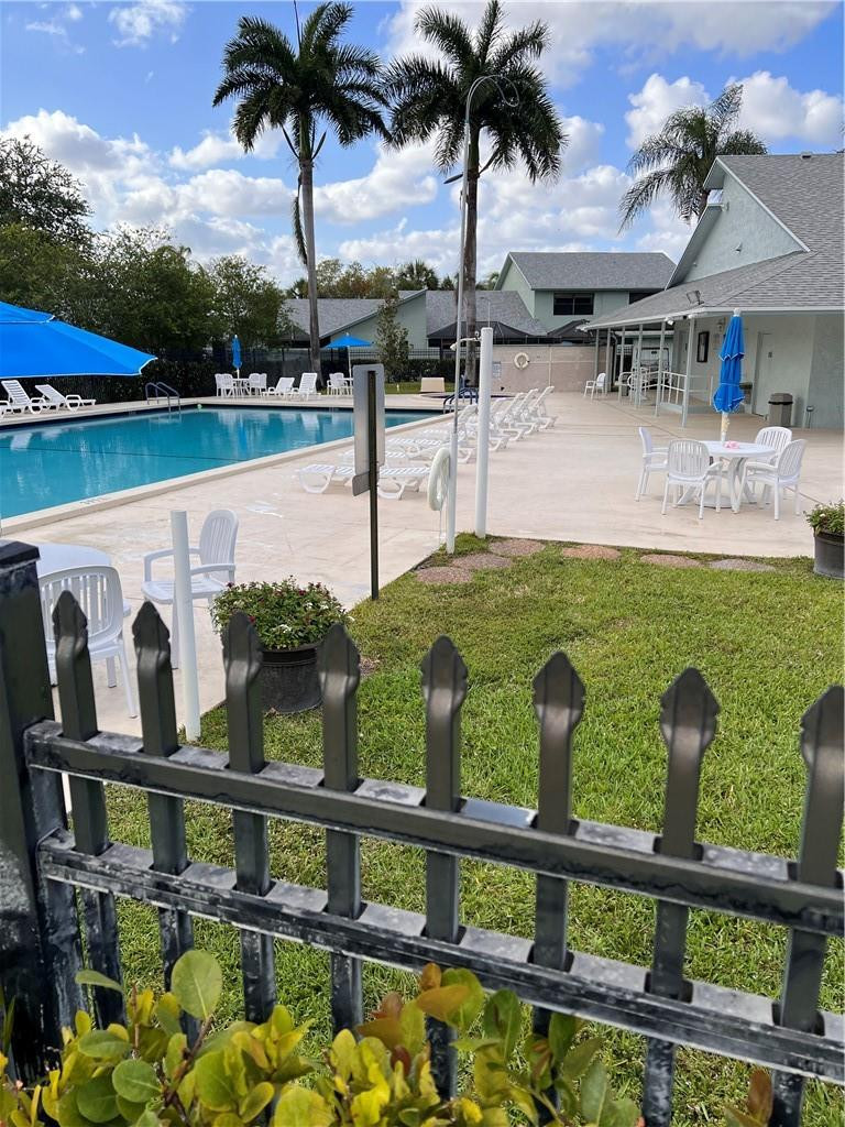 23304 Southwest 58th Avenue Boca Raton, FL 33428 - Photo 4 of 31 Photo 4