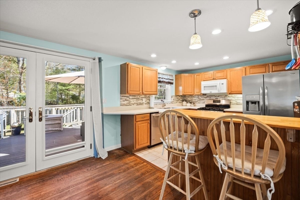 67 Fosdick Road Carver, MA 02330 - Photo 10 of 28 Gallery Image 10