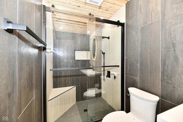 $525,000 | 5202 Hill Valley Drive, Pittsboro, IN 46167